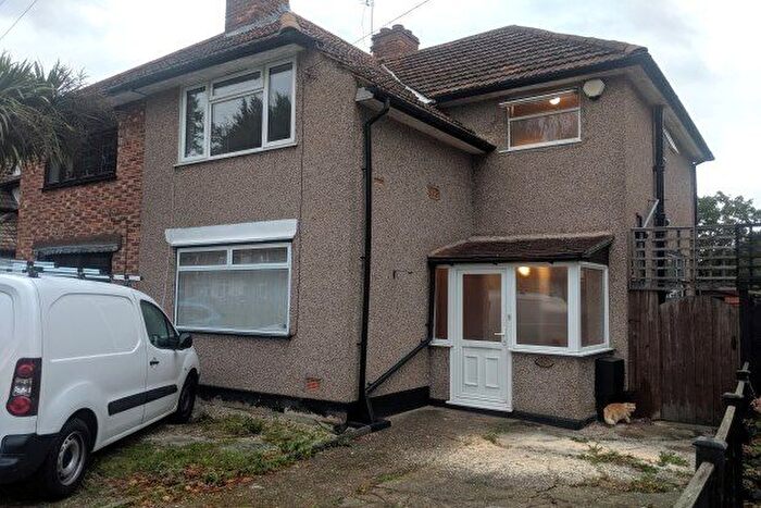 3 Bedroom Property To Rent In Mawney Road, Romford, RM7