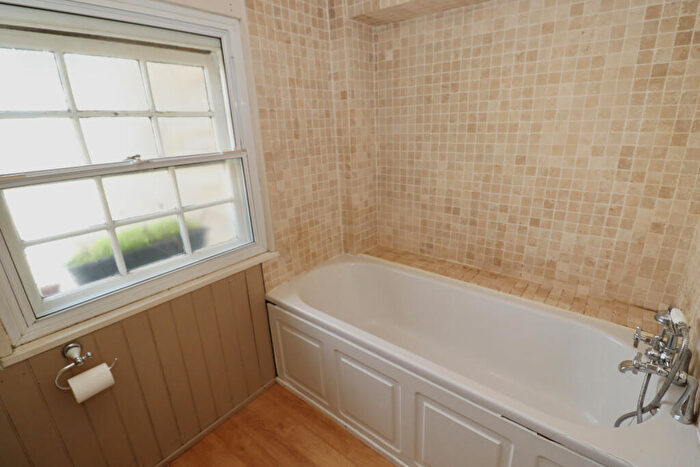 1 Bedroom Flat For Sale In Somerton Road, Street, BA16