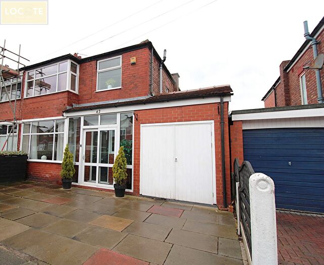 3 Bedroom Semi Detached House For Sale In Barkway Road, Stretford, M32