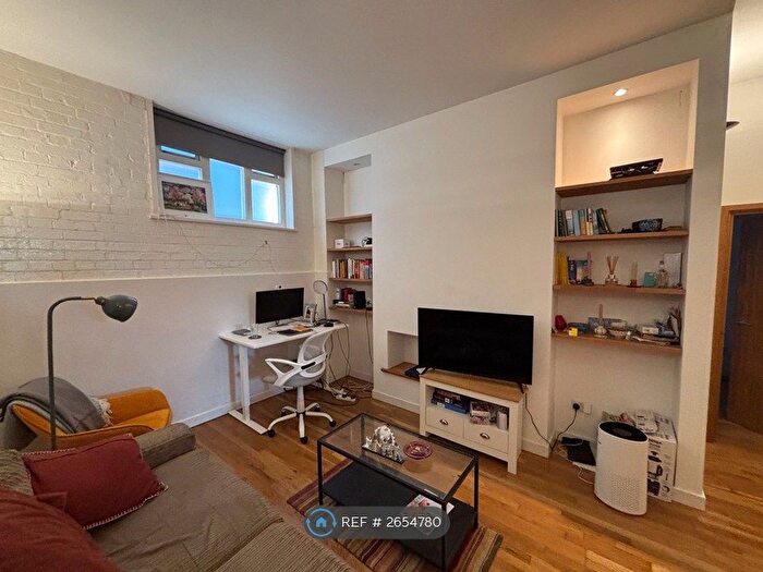 1 Bedroom Flat To Rent In Shelford Place, London, N16
