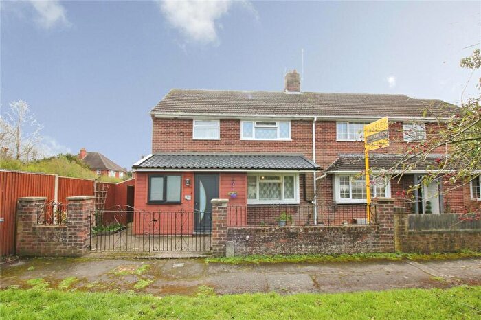 4 Bedroom Semi Detached House For Sale In Aldworth Close, Southcote, Reading, RG30