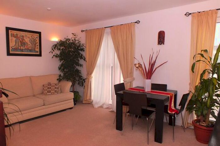 1 Bedroom Flat To Rent In Bromyard House, Bromyard Avenue, Acton, W3