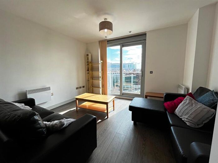 2 Bedroom Apartment To Rent In Great Northern Tower, Watson Street., Manchester., M3