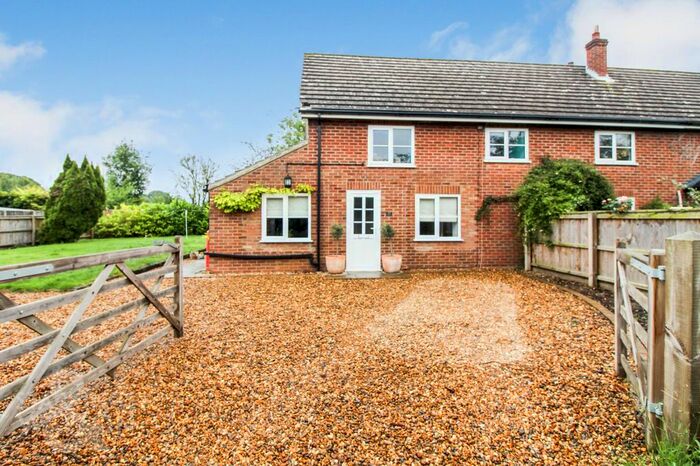 2 Bedroom Flat For Sale In Alburgh Road, Hempnall, Norwich NR15