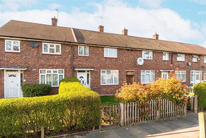 3 Bedroom Property To Rent In Restons Crescent, Eltham, SE9