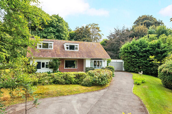 4 Bedroom Detached House For Sale In Square Drive, Haslemere, West Sussex, GU27