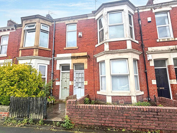 3 Bedroom Flat For Sale In Trewhitt Road, Heaton, Newcastle Upon Tyne, Tyne And Wear, NE6