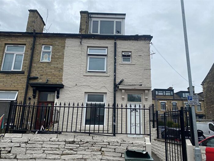 2 Bedroom End Of Terrace House To Rent In Frank Street, Bradford, BD7