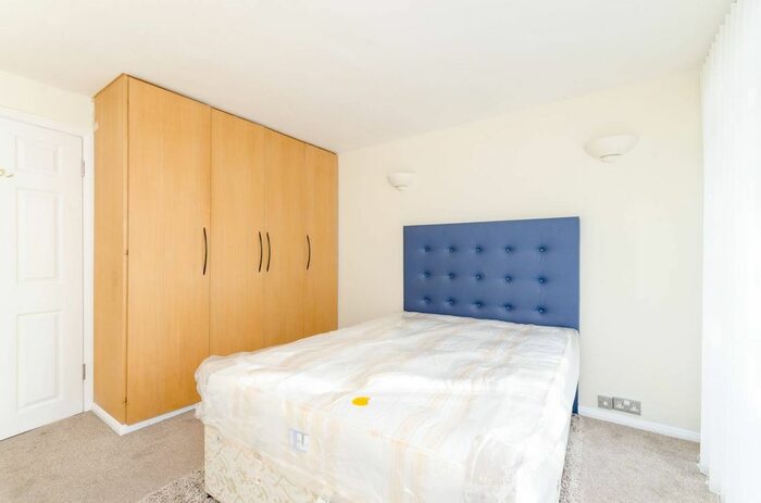 2 Bedroom Flat To Rent In Fulham, Fulham, London, SW6