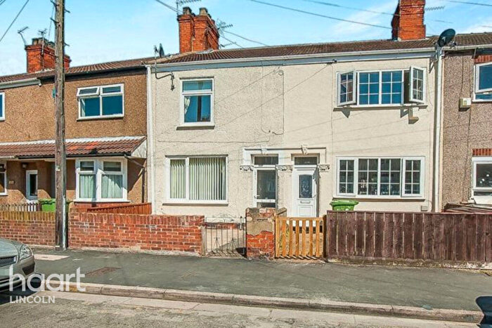 2 Bedroom Terraced House To Rent In Convamore Road, Grimsby, DN32