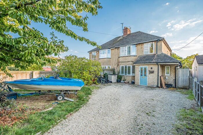 3 Bedroom Semi-Detached House For Sale In Millwood End, Long Hanborough, OX29