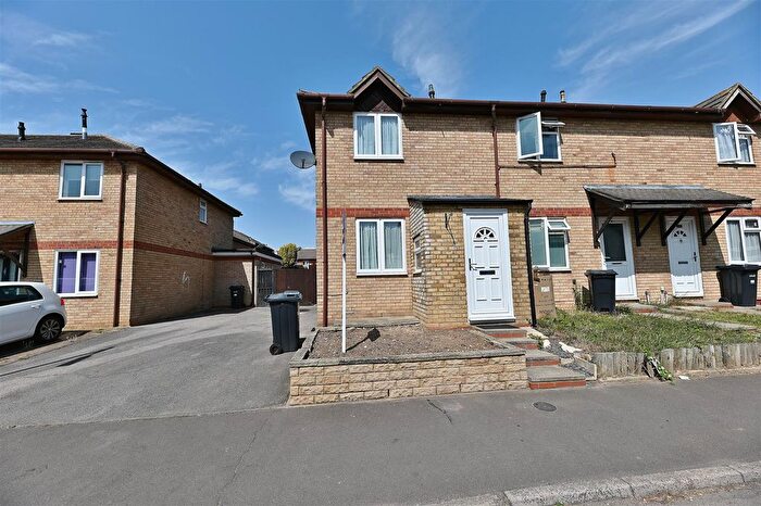 2 Bedroom Property To Rent In Woodman Path, Hainault, IG6
