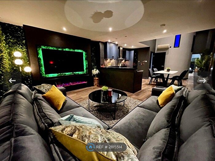 2 Bedroom Flat To Rent In Albion St, Leeds, LS2