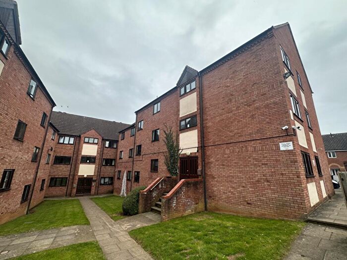 2 Bedroom Flat To Rent In Station Road, Rushden, NN10