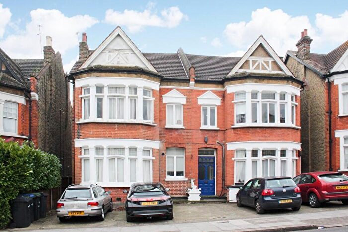 1 Bedroom Apartment To Rent In Compton Road, Winchmore Hill, N21