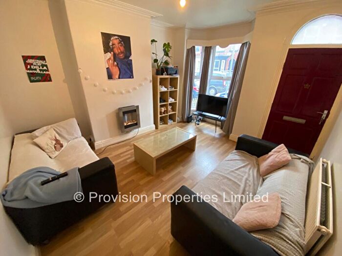 4 Bedroom Terraced House To Rent In Ashville Grove, Hyde Park, Leeds, LS6