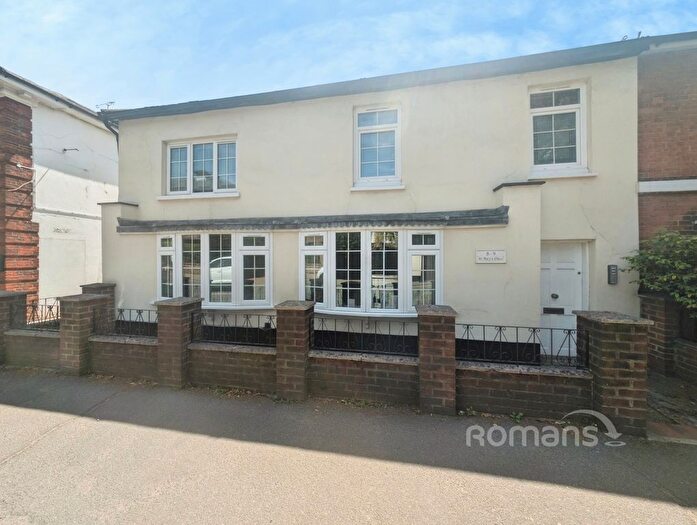 2 Bedroom Flat For Sale In St. Marys Place, East Street, Farnham, GU9