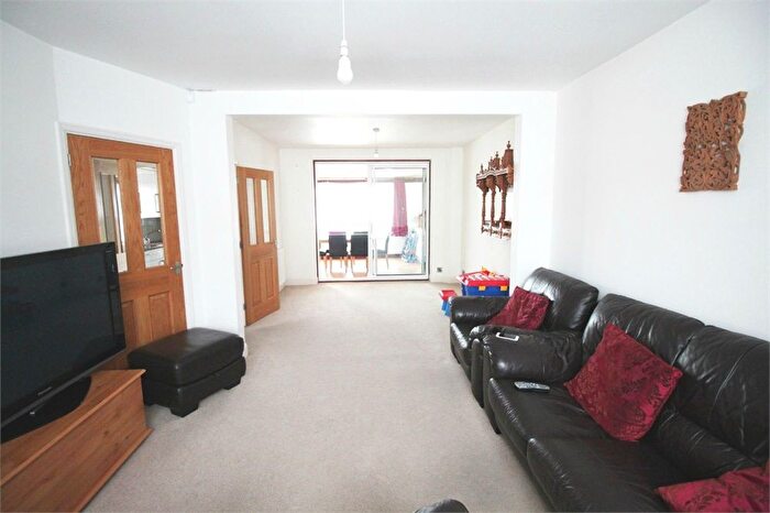 3 Bedroom Terraced House To Rent In Clifton Road, Harrow, HA3