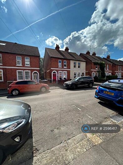 3 Bedroom Semi-Detached House To Rent In College Rise, Maidenhead, SL6