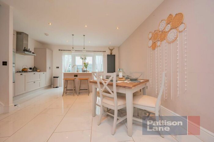 3 Bedroom House To Rent In Dale Crescent, Barton Seagrave, Kettering, NN15