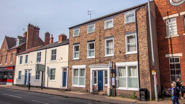 1 Bedroom Flat To Rent In Gillygate, York, YO31