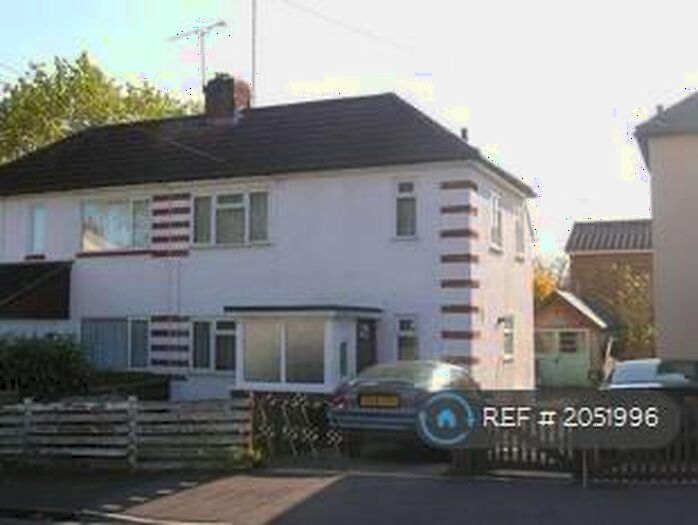 3 Bedroom Semi-Detached House To Rent In Connaught Road, Aldershot, GU12