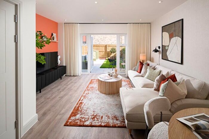 3 Bedroom Semi Detached House For Sale In Ively Road, Fleet, GU51