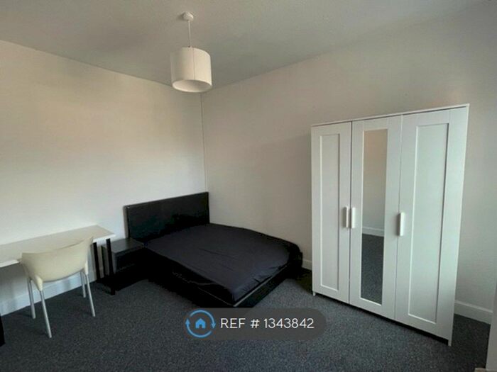 5 Bedroom Terraced House To Rent In Birkin Avenue, Nottingham, NG7