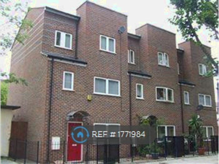 3 Bedroom End Of Terrace House To Rent In Shetland Road, London, E3