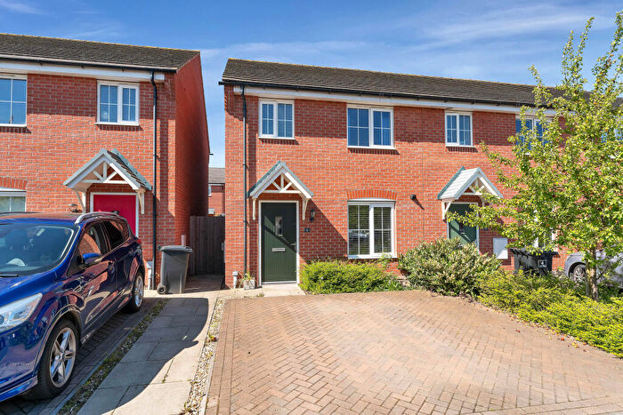 3 Bedroom End Of Terrace House For Sale In Taunton Road, Bourne, PE10