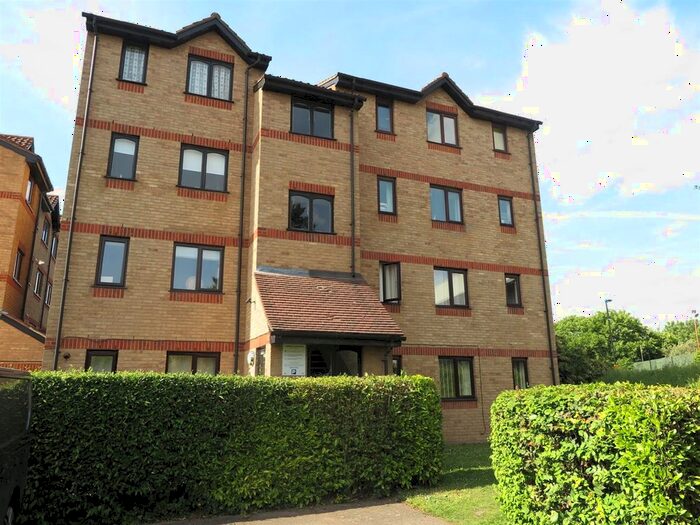 Studio To Rent In Heywood House, Myers Lane, New Cross, SE14