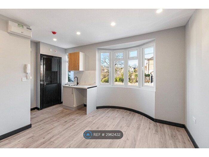 Studio To Rent In Niederwald Road, London, SE26