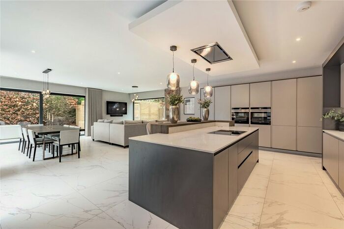 5 Bedroom Detached House To Rent In Heybridge Lane, Prestbury, Macclesfield, Cheshire SK10