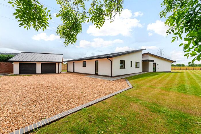 4 Bedroom Bungalow For Sale In Grange Road, Blunham, Bedfordshire, MK44