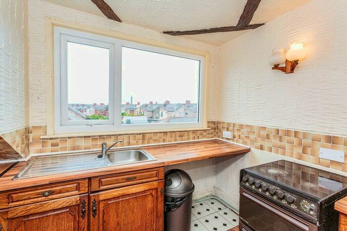 2 Bedroom Apartment To Rent In Warley Road, Blackpool, FY1