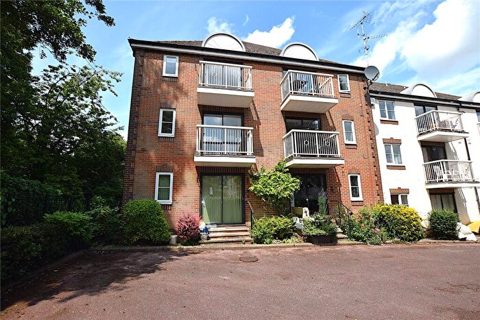 1 Bedroom Apartment For Sale In Waterside Court, Alton, Hampshire, GU34