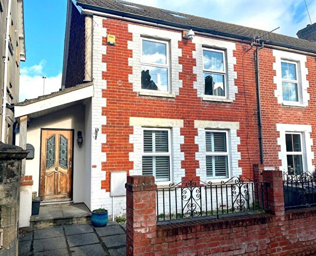 3 Bedroom End Of Terrace House For Sale In St. Marks Road, Salisbury, SP1