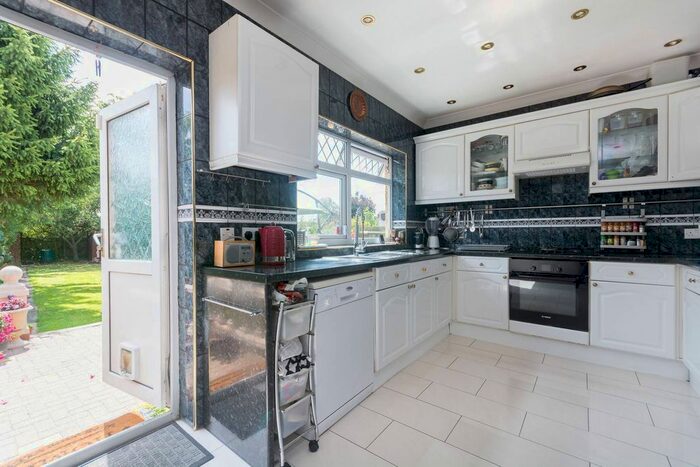 5 Bedroom Semi-Detached House To Rent In College Road, Harrow Weald, Harrow, HA3