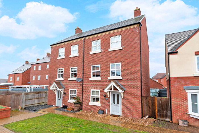 4 Bedroom Town House For Sale In Ashwick Mead, Great Denham, Bedford, Bedfordshire, MK40