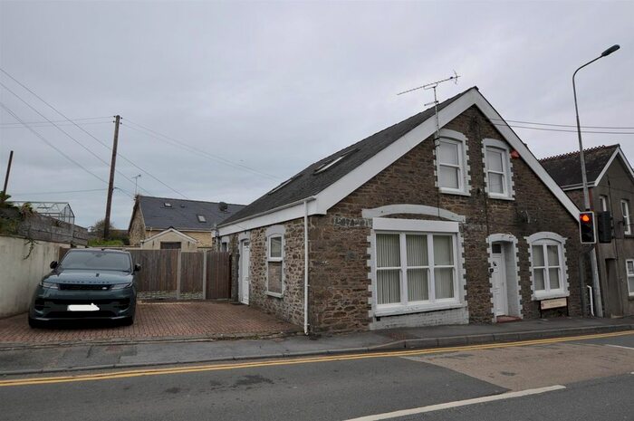 3 Bedroom Flat For Sale In Tenby Road, St. Clears, Carmarthen, SA33