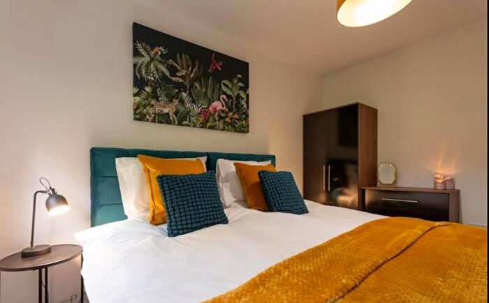 1 Bedroom Flat To Rent In Castle Street, Taunton, TA1