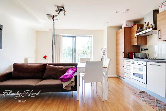 1 Bedroom Apartment To Rent In Hamlets Way, London, E3