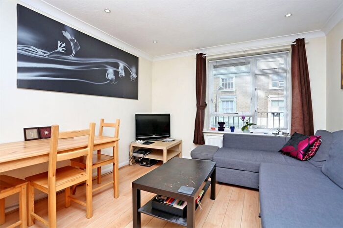 2 Bedroom Flat To Rent In Cambridge Grove, Hammersmith, London, W6