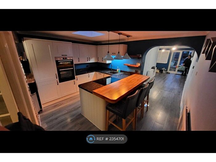 3 Bedroom Terraced House To Rent In Nags Head Hill, Bristol, BS5