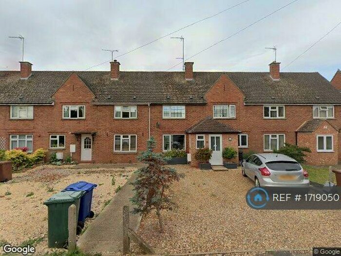 3 Bedroom Terraced House To Rent In Kemps Road, Banbury, OX17