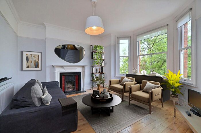 2 Bedroom Flat To Rent In Flanders Road, Bedford Park, W4