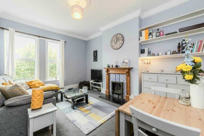 1 Bedroom Flat To Rent In Lysias Road, Balham, SW12