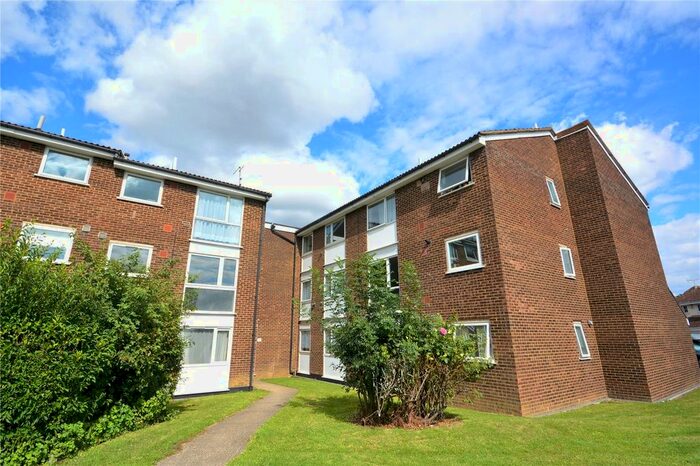 2 Bedroom Flat To Rent In Lupin Drive, Springfield, Chelmsford, CM1
