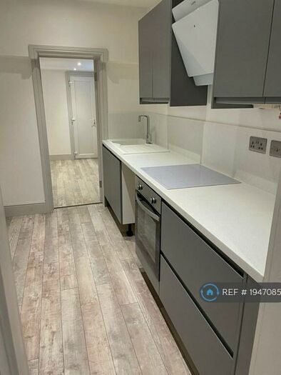 1 Bedroom Flat To Rent In Radcliffe Road, West Bridgford, Nottingham, NG2