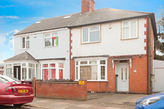 3 Bedroom Semi-detached House For Sale In Marina Road, Leicester, LE5